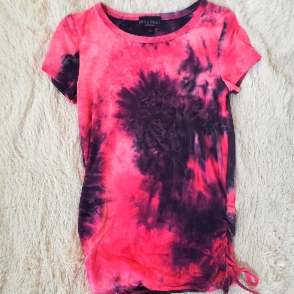 Discrete athletic shirt